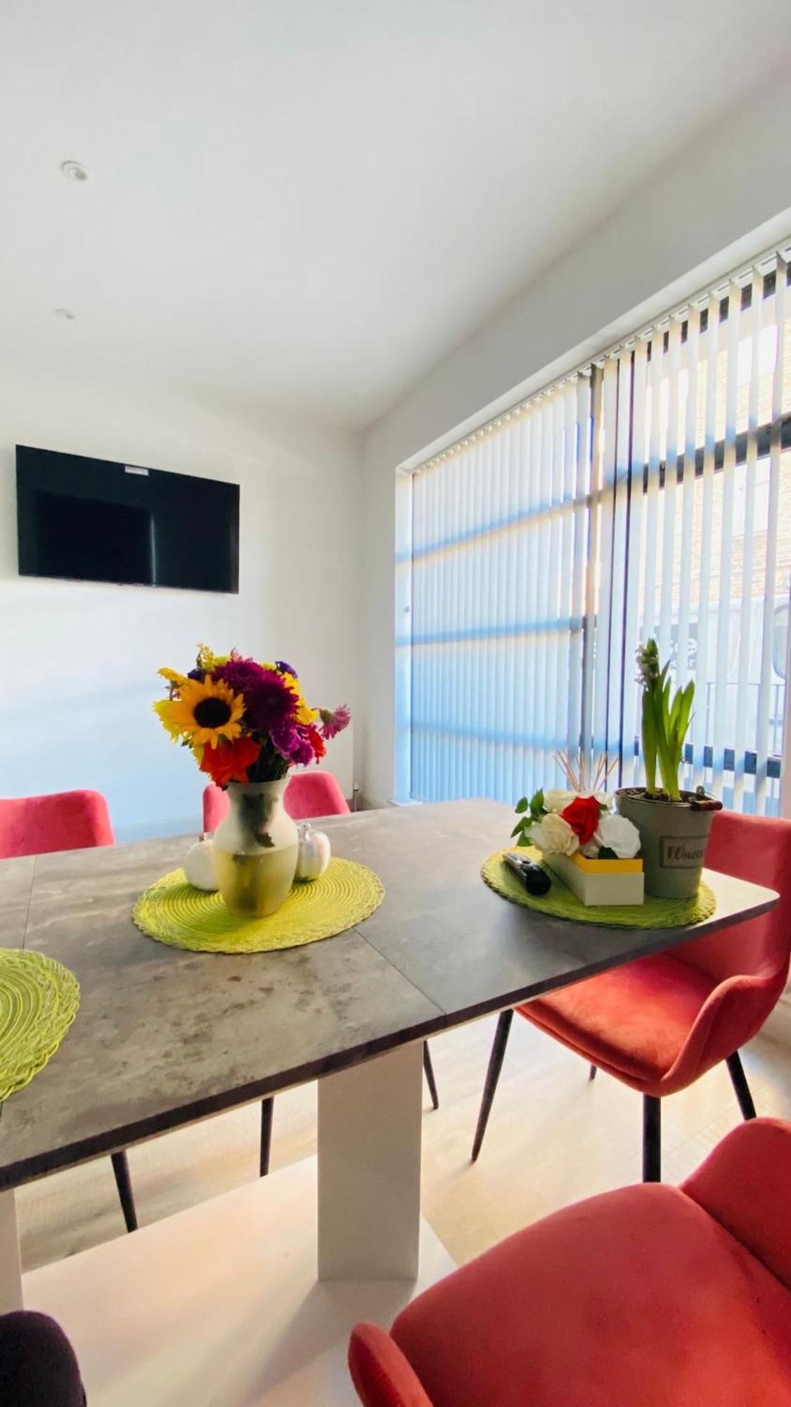 Shadwell - Walking Distance To Tower Bridge, Two Stations In Close Proximity Londra Esterno foto