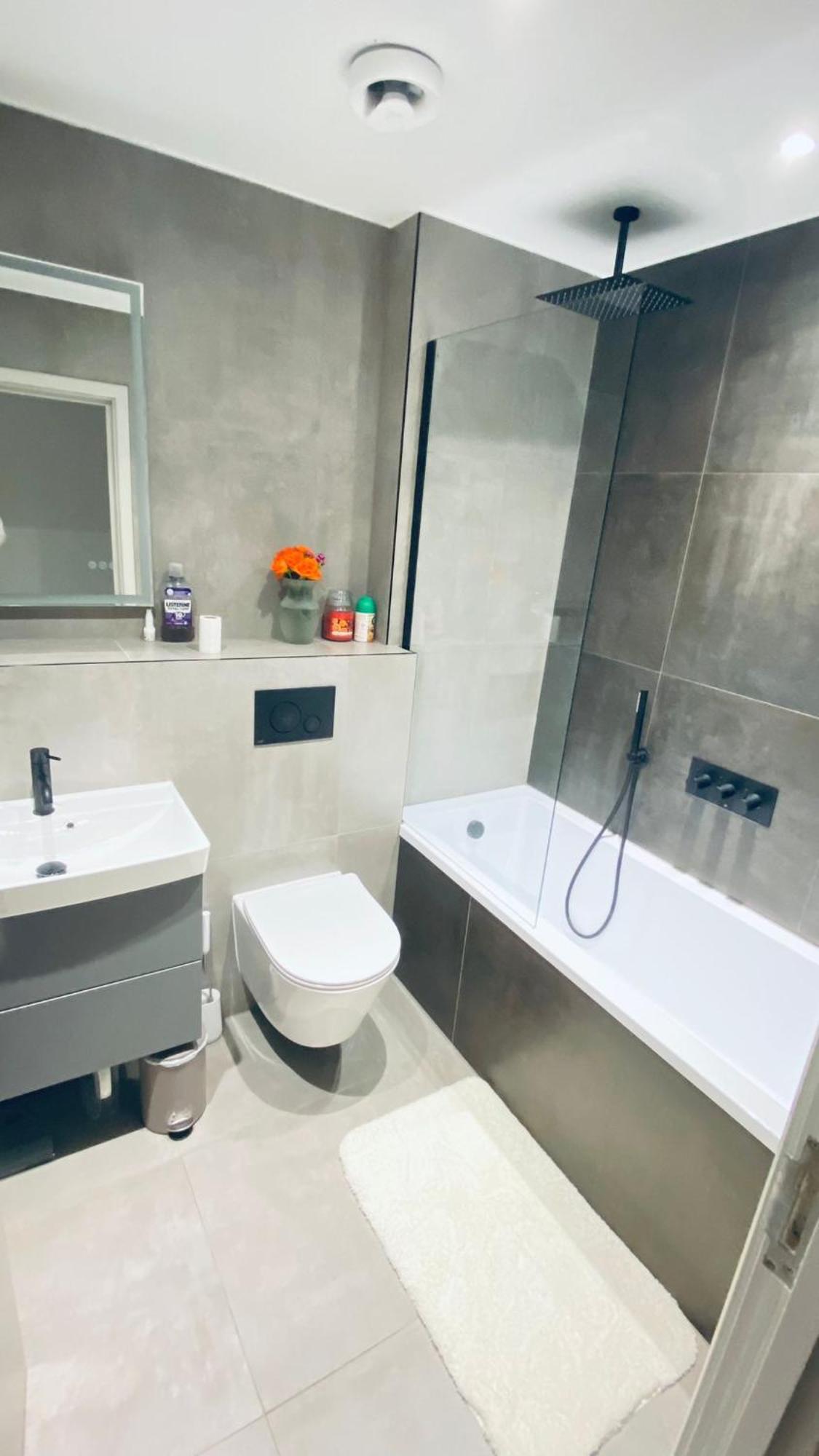 Shadwell - Walking Distance To Tower Bridge, Two Stations In Close Proximity Londra Esterno foto
